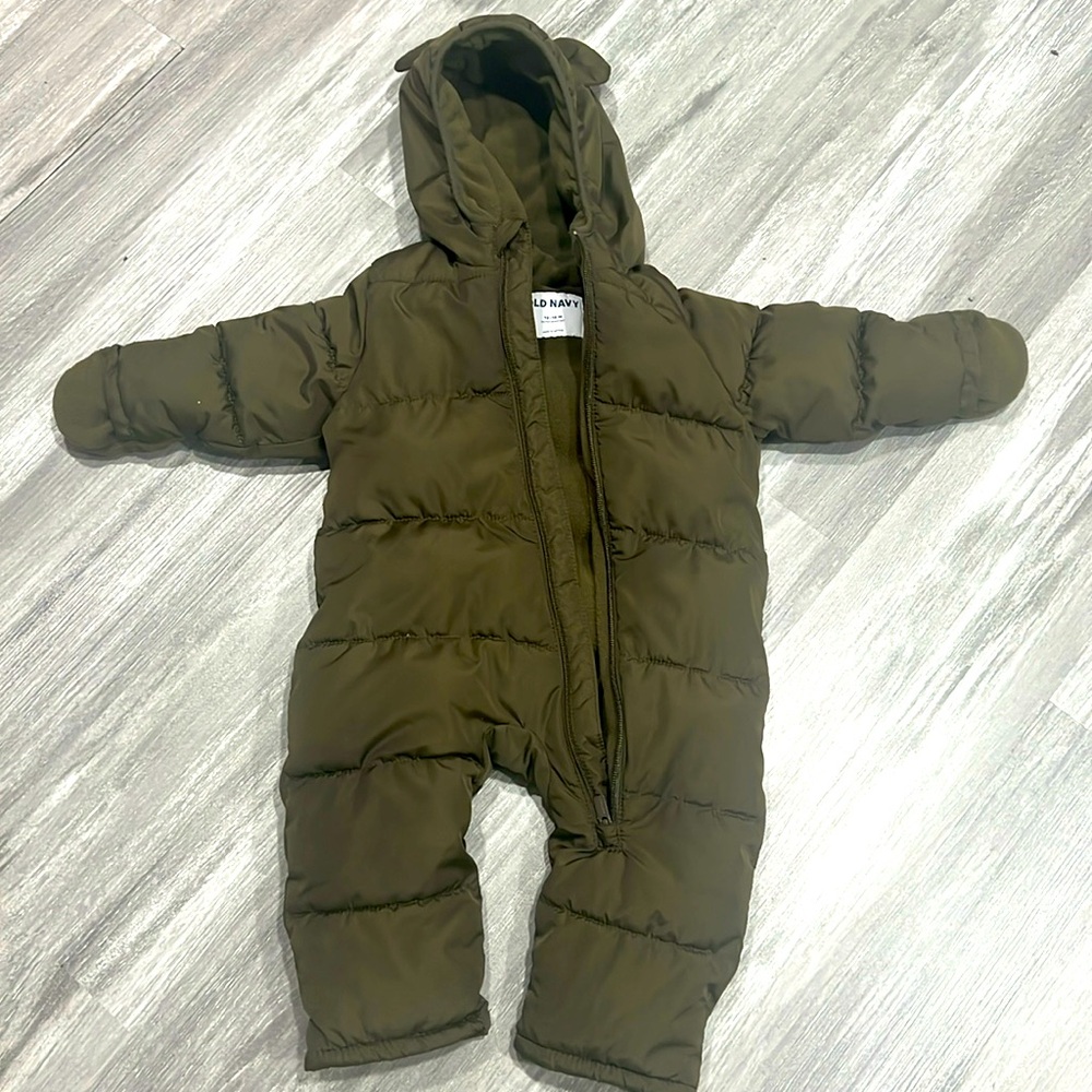 Boys teddy bodysuit size 12-18 Months